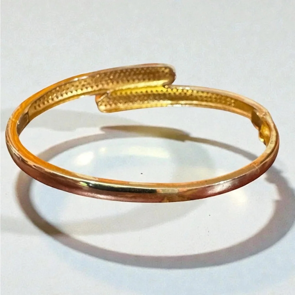 PAVÉ DOME CRYSTAL GOLD TWO-TONE BANGLE BRACELET. NWOT. - Picture 6 of 14